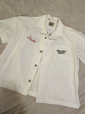 Gallery Dept White Short-Sleeve Button-Up Shirt with Red Script